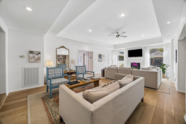 2107 Ashgrove Drive, Houston, TX 77077