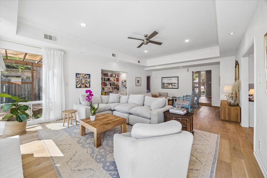 2107 Ashgrove Drive, Houston, TX 77077