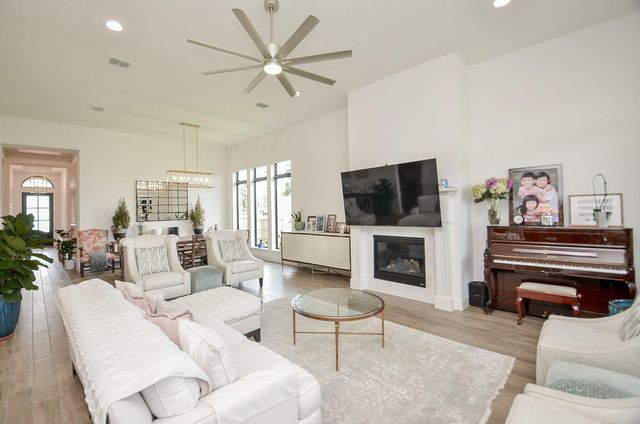 1413 Swayze Street, Magnolia, TX 77354