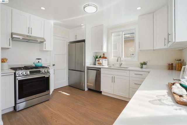 939 Bradley Dr, Daly City, CA 94015