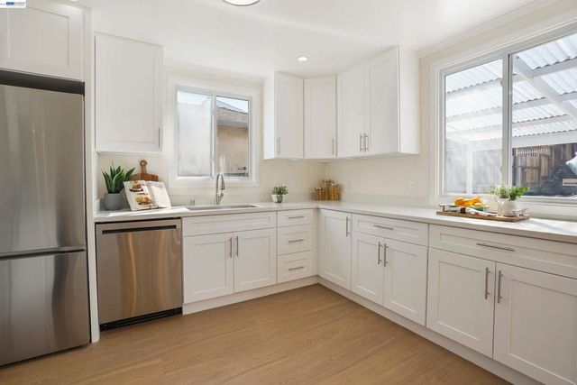 939 Bradley Dr, Daly City, CA 94015