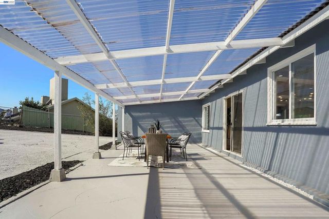 939 Bradley Dr, Daly City, CA 94015