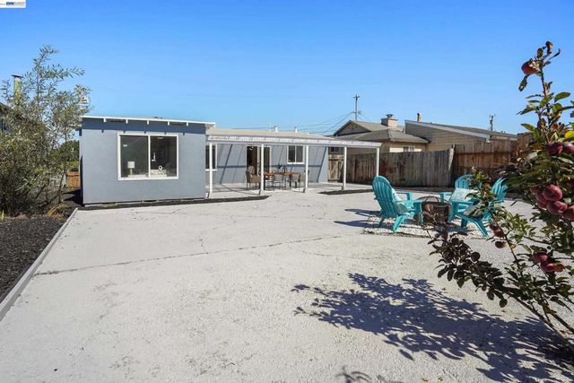 939 Bradley Dr, Daly City, CA 94015