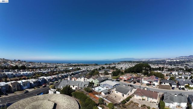939 Bradley Dr, Daly City, CA 94015