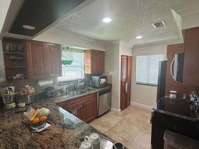 3801 INLET Circle, Greenacres, FL 33463