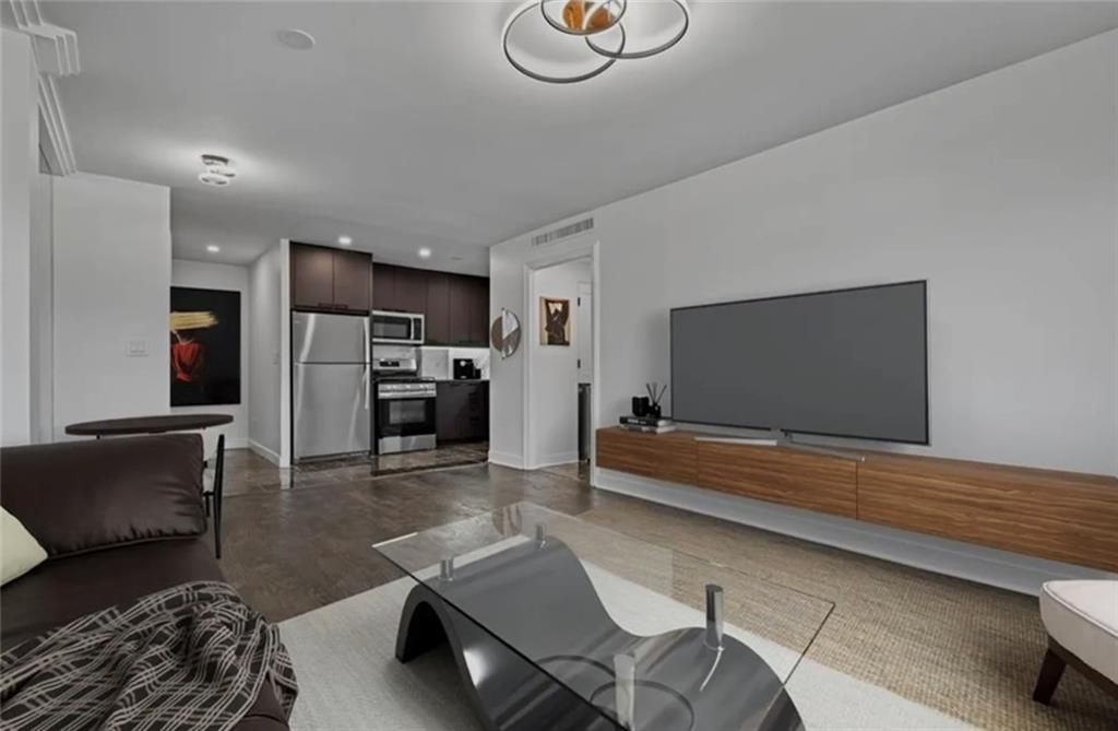 2285 Peachtree NE Road 1004, Atlanta, GA 30309