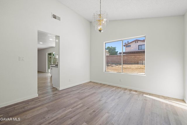 4554 Moonraker Road, Palmdale, CA 93552