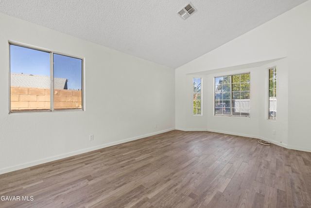 4554 Moonraker Road, Palmdale, CA 93552