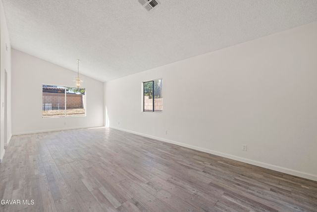 4554 Moonraker Road, Palmdale, CA 93552