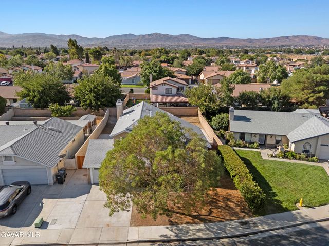 4554 Moonraker Road, Palmdale, CA 93552