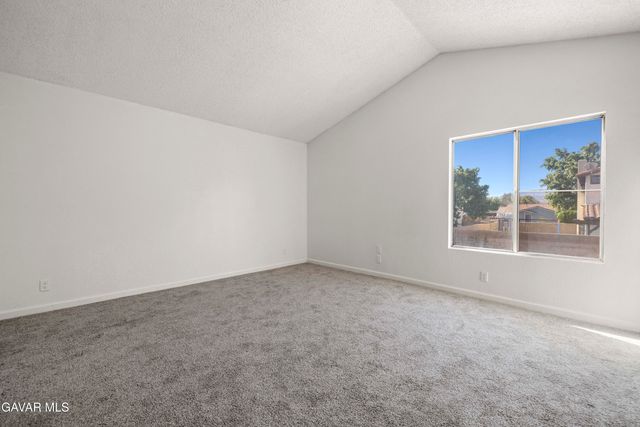 4554 Moonraker Road, Palmdale, CA 93552