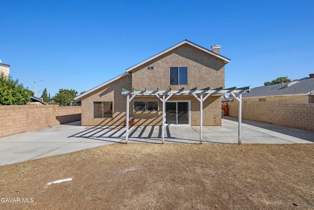 4554 Moonraker Road, Palmdale, CA 93552