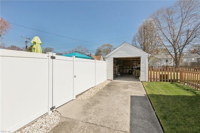 138 Robinson RD, Hampton, VA 23661