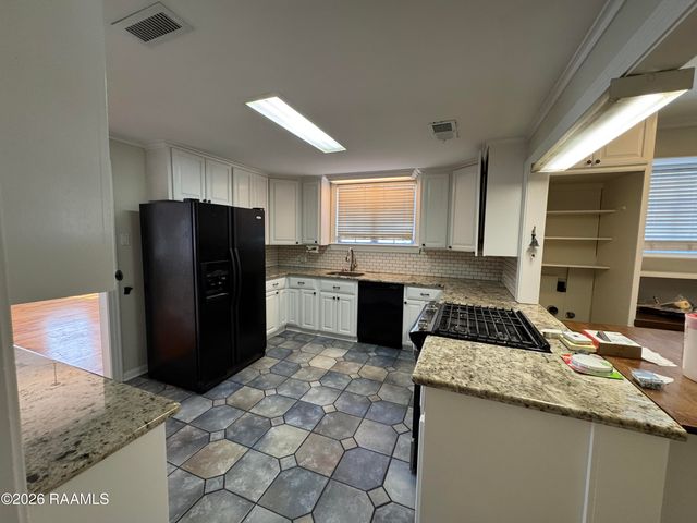 118 W Lawrence Street, New Iberia, LA 70563