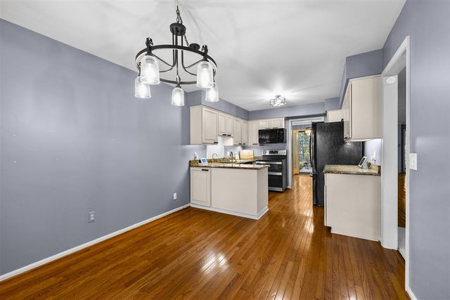 1189 Glenpointe Court, Bloomfield Hills, MI 48304