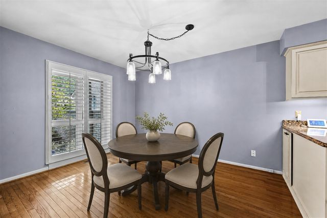 1189 Glenpointe Court, Bloomfield Hills, MI 48304