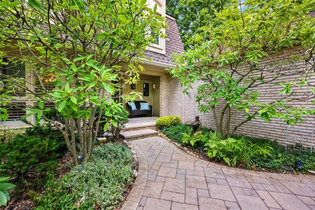 1189 Glenpointe Court, Bloomfield Hills, MI 48304