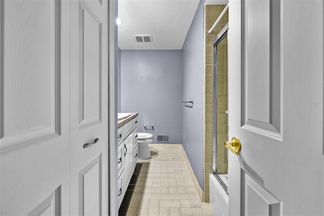 1189 Glenpointe Court, Bloomfield Hills, MI 48304
