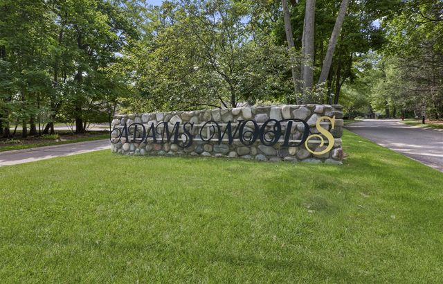 1189 Glenpointe Court, Bloomfield Hills, MI 48304