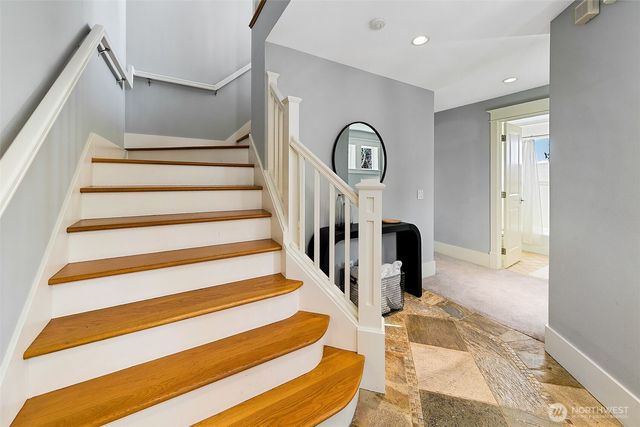 1238 3rd Avenue N, Seattle, WA 98109