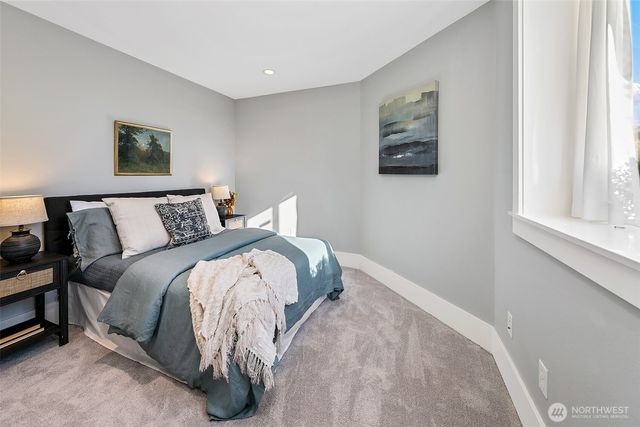 1238 3rd Avenue N, Seattle, WA 98109