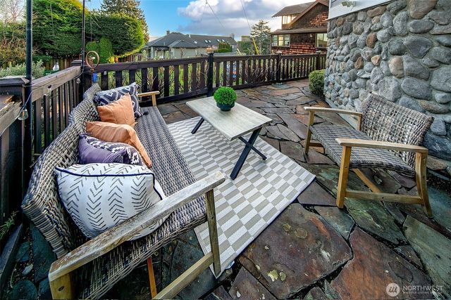 1238 3rd Avenue N, Seattle, WA 98109