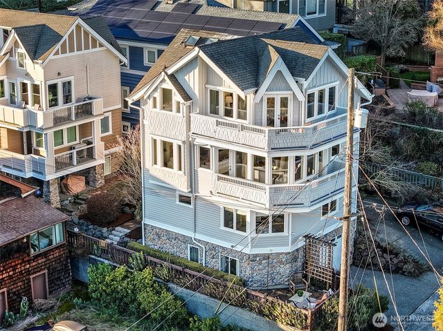 1238 3rd Avenue N, Seattle, WA 98109