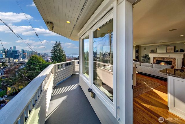 1238 3rd Avenue N, Seattle, WA 98109