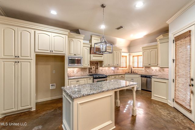 128 Amethyst Lane, Brandon, MS 39047