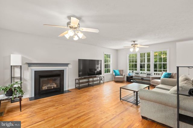 5423 WINDSOR DR, King George, VA 22485