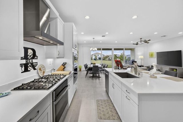 1411 Thistle Place, Loxahatchee, FL 33470