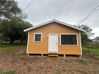 309 S Baxter St, Premont, TX 78375