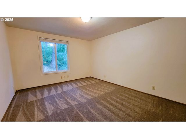 -1 EMERALD St, Eugene, OR 97405