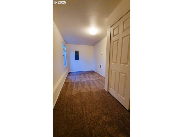 -1 EMERALD St, Eugene, OR 97405