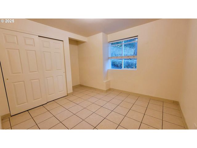 -1 EMERALD St, Eugene, OR 97405
