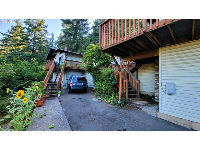 -1 EMERALD St, Eugene, OR 97405