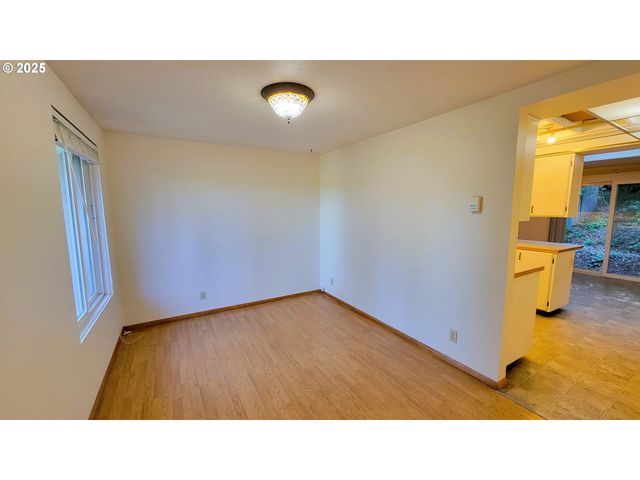 -1 EMERALD St, Eugene, OR 97405