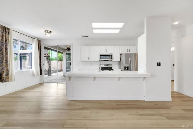 1036 W Northstar Drive, Hanford, CA 93230