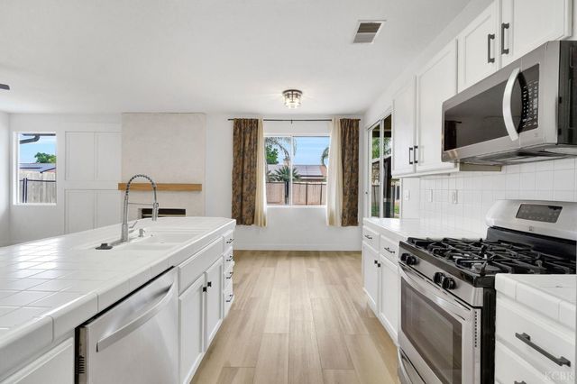 1036 W Northstar Drive, Hanford, CA 93230