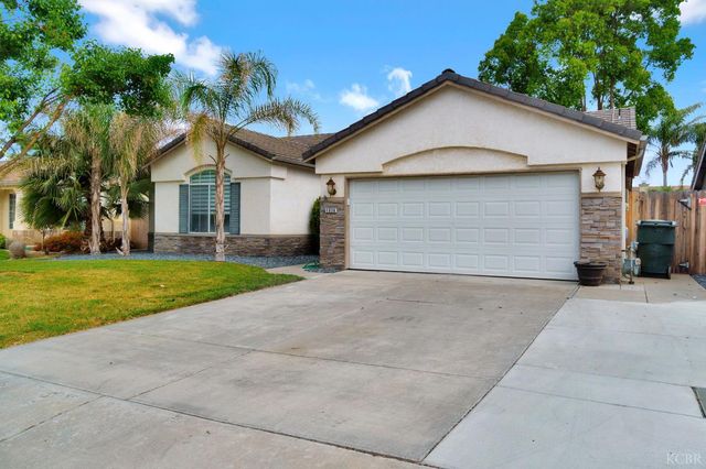 1036 W Northstar Drive, Hanford, CA 93230