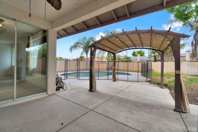 1036 W Northstar Drive, Hanford, CA 93230