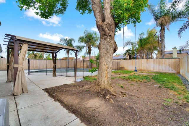 1036 W Northstar Drive, Hanford, CA 93230