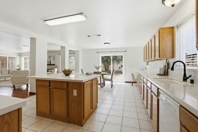 2592 Glenview Drive, Hollister, CA 95023