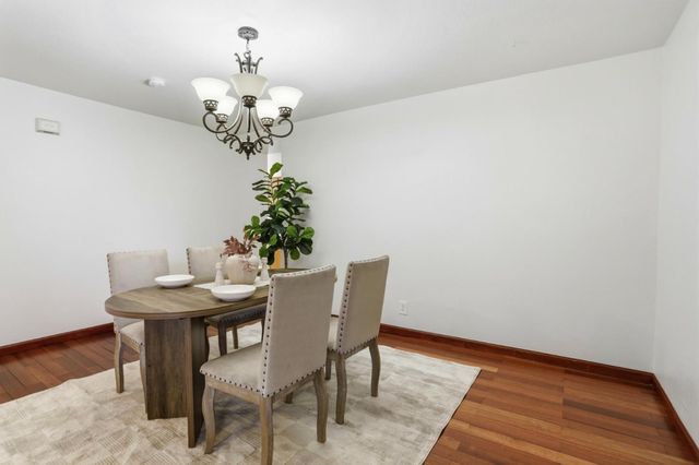 2592 Glenview Drive, Hollister, CA 95023