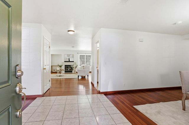 2592 Glenview Drive, Hollister, CA 95023