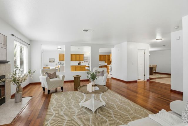 2592 Glenview Drive, Hollister, CA 95023