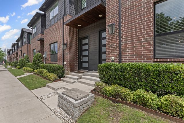 2821 Stanley Avenue, Fort Worth, TX 76110
