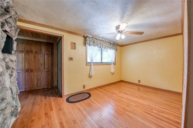5422 Beechnut Dr, Richland, PA 15044