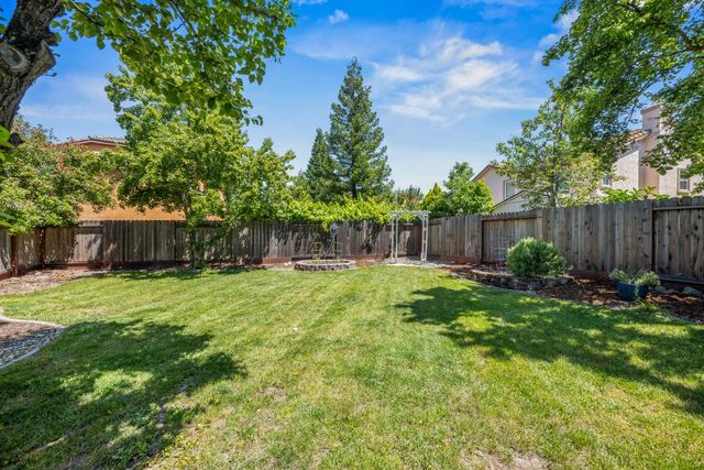 953 Carter St, Folsom, CA 95630