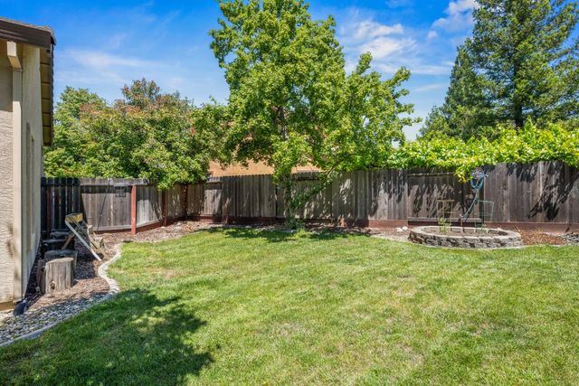 953 Carter St, Folsom, CA 95630